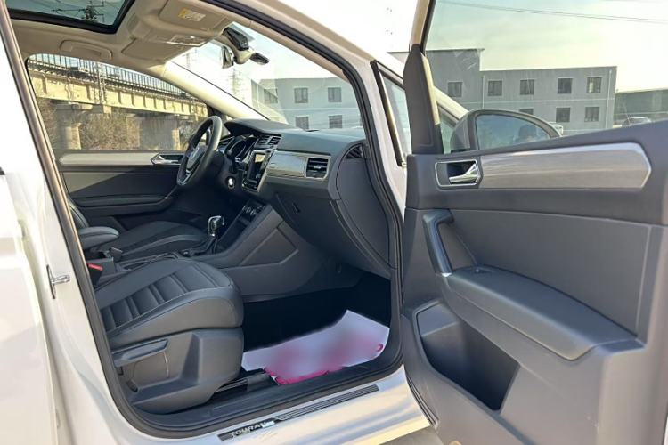 Used Volkswagen Touran 2018 Volkswagen Touran L 280TSI DSG Comfort Edition 7 Seats China V Emission Standard
