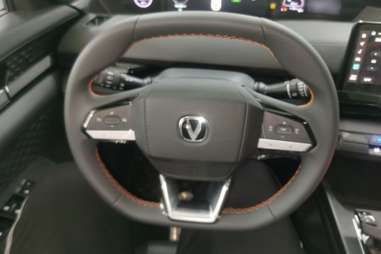 Used Changan UNI-V iDD 2023 Zhidian iDD 1.5T 113km Smart & Fun Version (Rapid Edition)