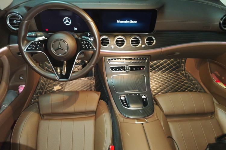 Used Mercedes-Benz E-Class 2022 Second Facelift E 300 L Fashion Edition
