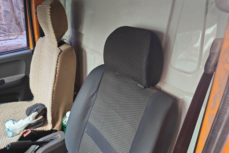 Used Dongfeng Yufeng EM26 2023 High-End Model 41.86 kWh CATL Left Rear Seat