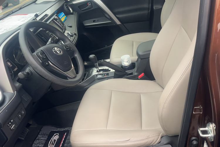 Used Toyota RAV4 2019 2.0L CVT Two-Wheel Drive Fashion X Limited Edition China VI Standard