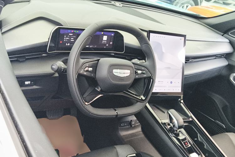 Used Geely Auto Emgrand X7 Sport 2023 Boyue COOL 1.5TD Smart Connectivity Model Center Console