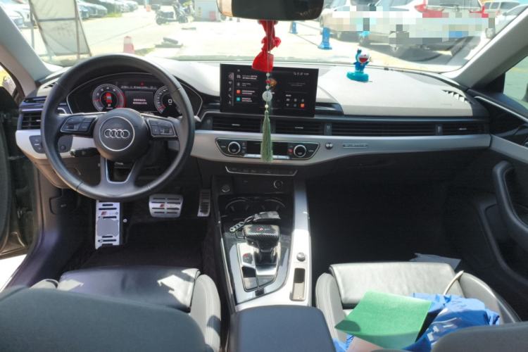 Used Audi A5 2022 Sportback 40 TFSI Fashionable and Dynamic Model Center Console