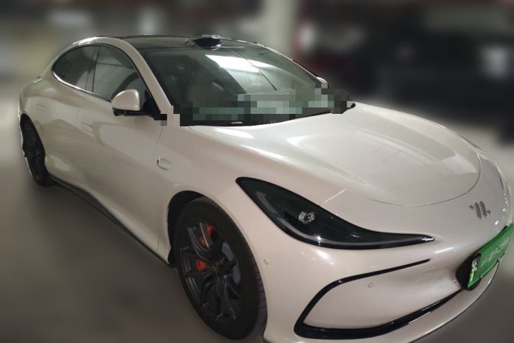 Used IM L6 2024 Max Standard Edition Front Right 45 Deg