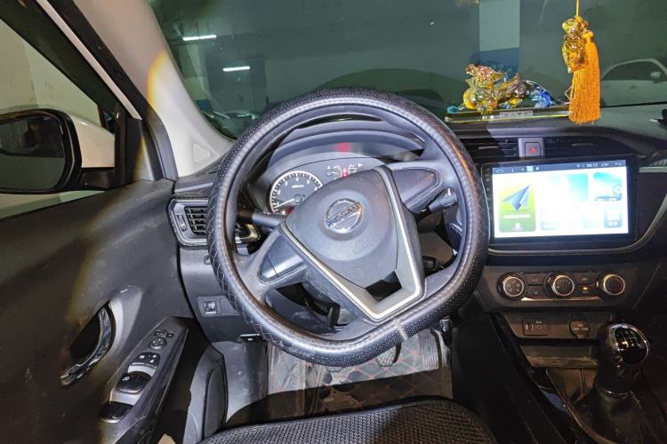 Used Nissan Lannia 2018 1.6L Manual Fashion Trendy Sound Edition Steering Wheel