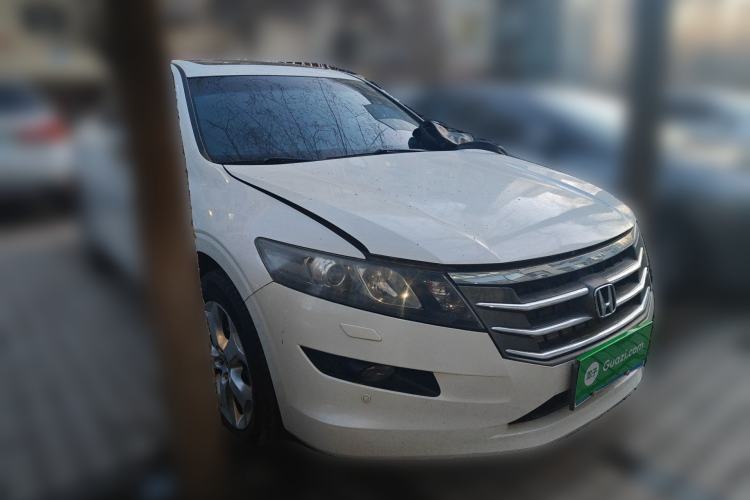 Used Honda Crosstour 2012 2.4L Luxury Edition Front Right 45 Deg