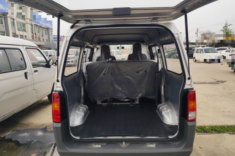 Used Wuling Zhiguang 2023 1.5L Practical Version 5/7 Seats Trunk