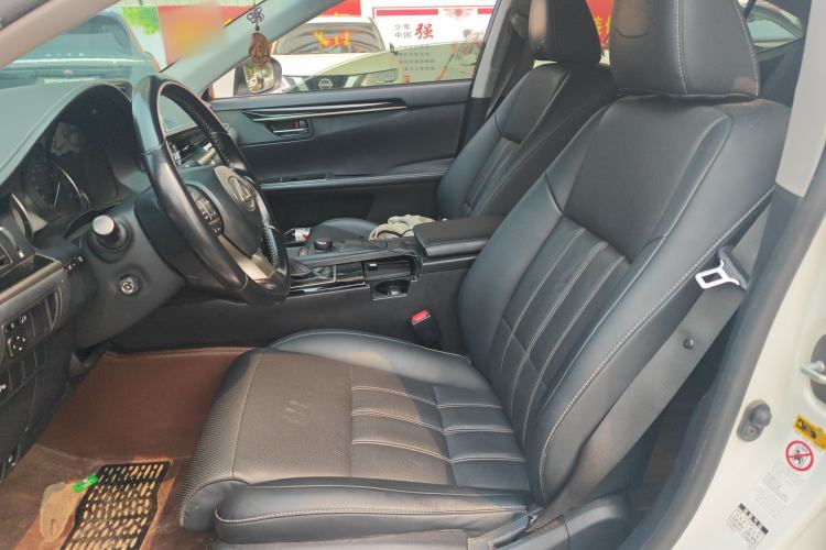 Used Lexus ES 2015 300h Comfort Edition Left Front Seat