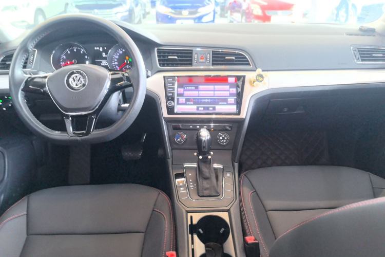 Used Volkswagen Lamando 2015 230TSI DSG Fashion Edition
