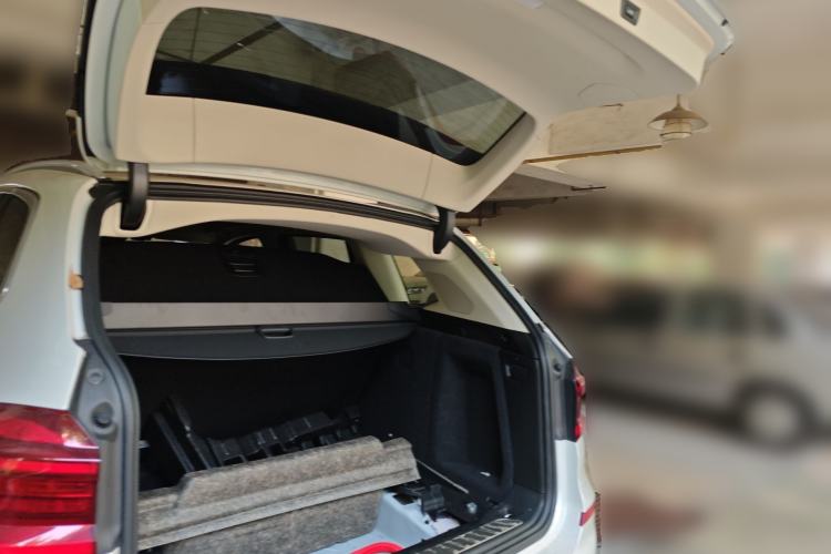 Used BMW X3 2019 xDrive28i Luxury Package Trunk