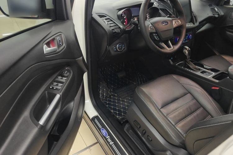 Used Ford Kuga 2019 EcoBoost 180 Two-Wheel-Drive Titanium Plus Model China VI Standard