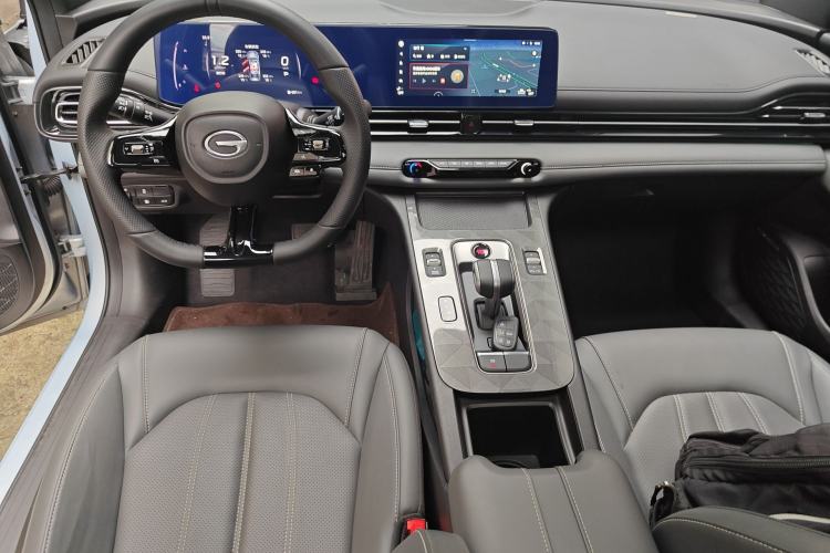 Used GAC Trumpchi EMPOW 2024 270T DCT Yingbao S Edition Center Console