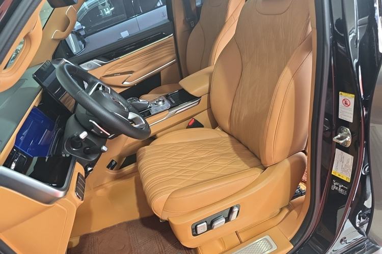 Used Tank 500 New Energy 2023 Hi4-T Left Front Seat