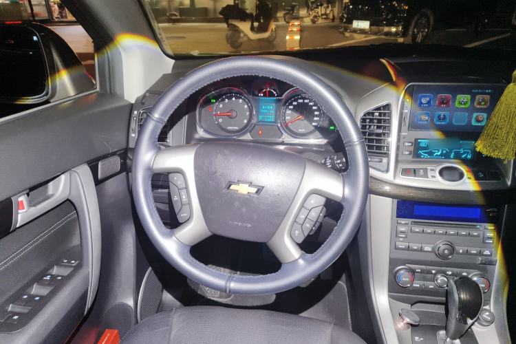 Used Chevrolet Captiva 2015 2.4L 4x4 Flagship Edition 7-Seater