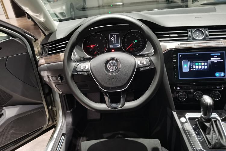 Used Volkswagen Magotan 2018 330TSI DSG Luxury Model