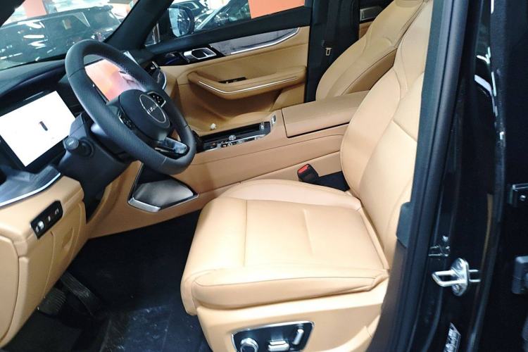 Used Lynk & Co 09 EM-P 2025 2.0TD EM-P Four-Wheel Drive Max Five Seats Left Front Seat