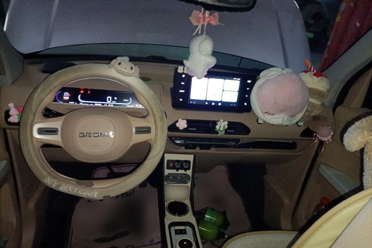 Used Geely Galaxy Panda 2023 Panda Mini 200km Endurance Bear
