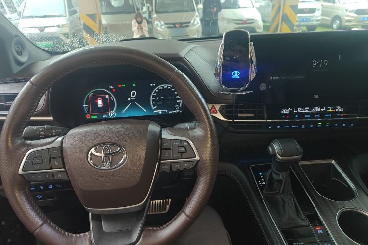 Used Toyota SIENNA 2021 2.5L Hybrid Platinum Edition
