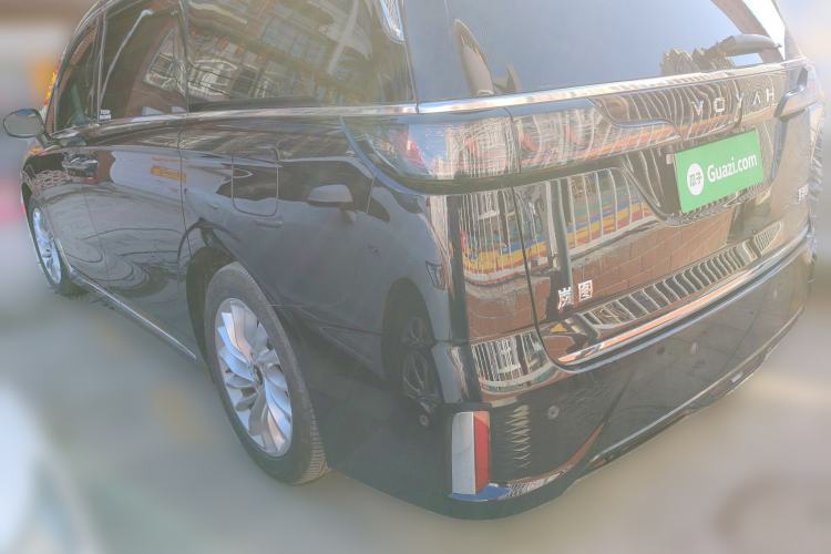 Used VOYAH Dream 2024 PHEV Extended-Range Premium Edition Rear Left 45 Deg