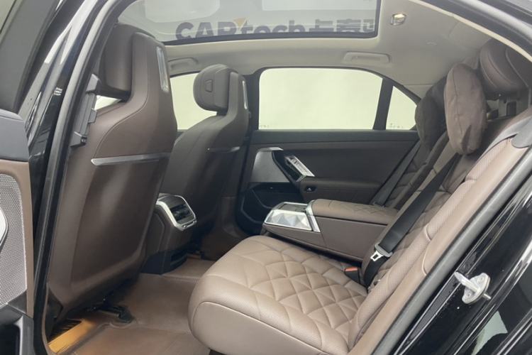 Used BMW 7 Series 2023 735Li M Sport Package Interior 3