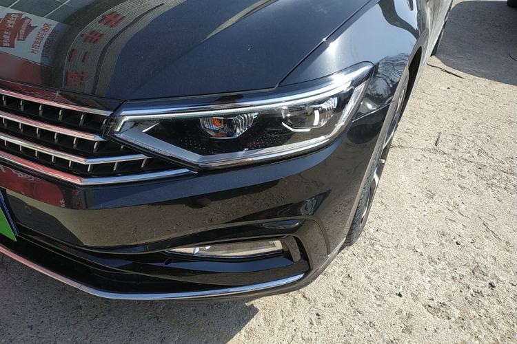 Used Volkswagen Magotan 2023 2 Million Units Limited Edition 330TSI DSG Leading Version