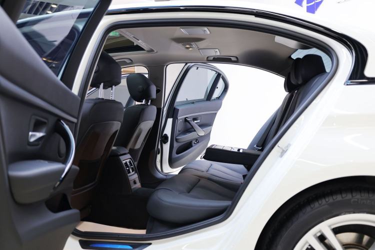 Used BMW 3 Series 2017 320Li M Sport Edition Interior 7