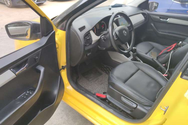 Used Skoda Fabia 2017 1.6L Automatic Sport Edition
