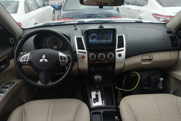 Used Mitsubishi Pajero Sport 2013 3.0L Automatic Two-Wheel Drive Luxury Edition