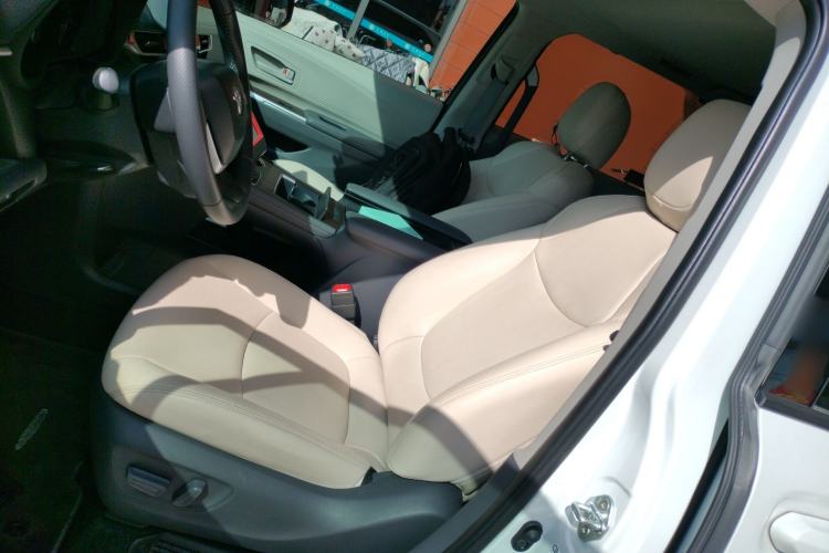 Used Toyota SIENNA 2024 2.5L Hybrid Comfort Edition Left Front Seat