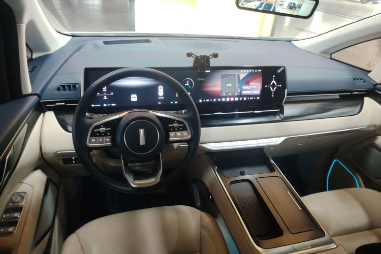 Used Wey Gaoshan 2023 Four-Wheel Drive Flagship Edition Center Console