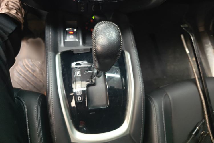 Used Nissan X-Trail 2019 2.0L CVT Comfort Edition 2WD Gear Lever