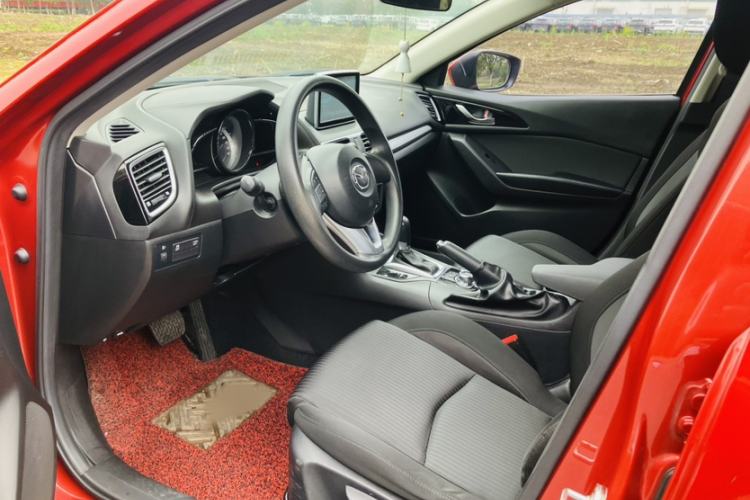 Used Mazda Mazda 3 Axela 2016 Sedan 1.5L Automatic Comfort Model
