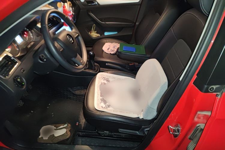 Used Skoda Rapid Spaceback 2016 Revised 1.6L Manual Chuanxing Edition Left Front Seat