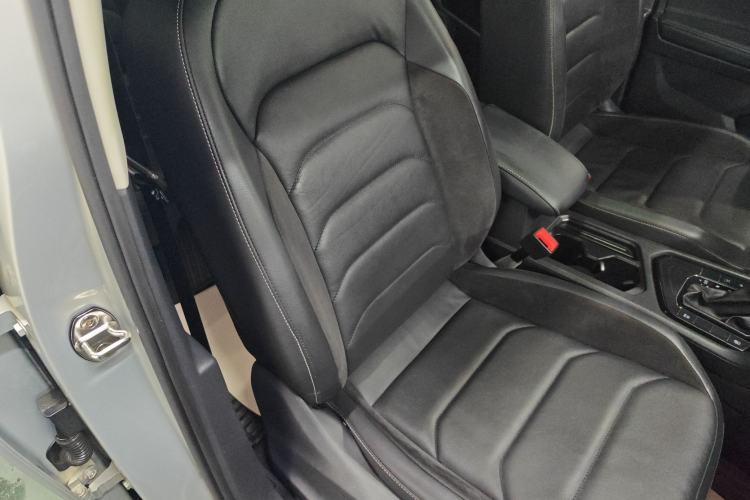 Used Volkswagen Tiguan L 2017 330TSI Automatic Two-Wheel Drive Luxury Edition
