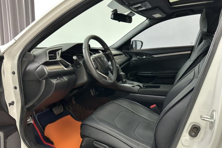 Used Honda Civic 2021 HATCHBACK 220TURBO CVT Dynamic Control Interior 2