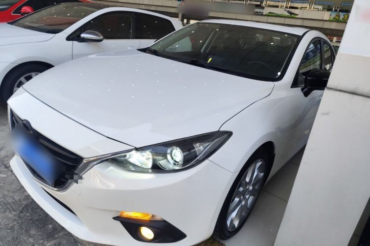 Used Mazda 3 Axela 2016 Sedan 2.0L Automatic Sport Model