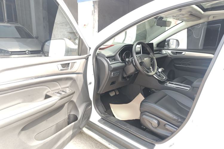 Used Haval M6 2021 PLUS 1.5T DCT Luxury Smart Connectivity Model
