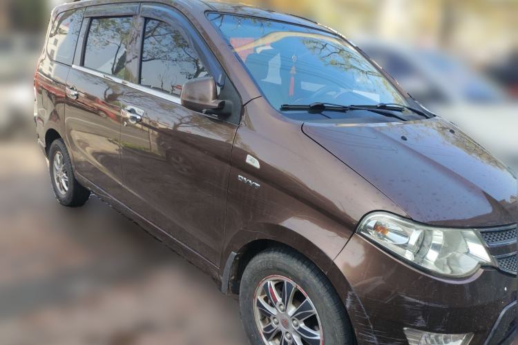 Used Wuling Hongguang 2014 1.5L S Standard Version Front Right 45 Deg