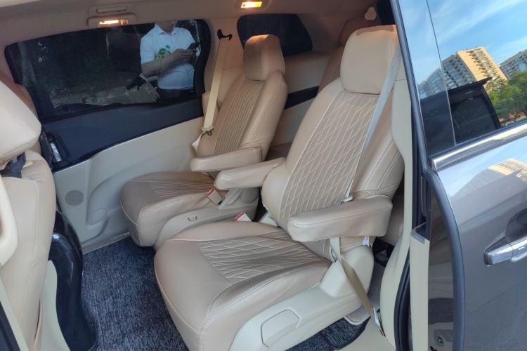 Used Buick GL8 2023 Land Executive Class Deluxe Model
