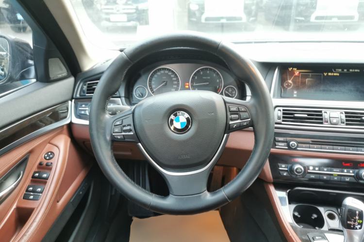 Used BMW 5 Series 2014 528Li Leading Model