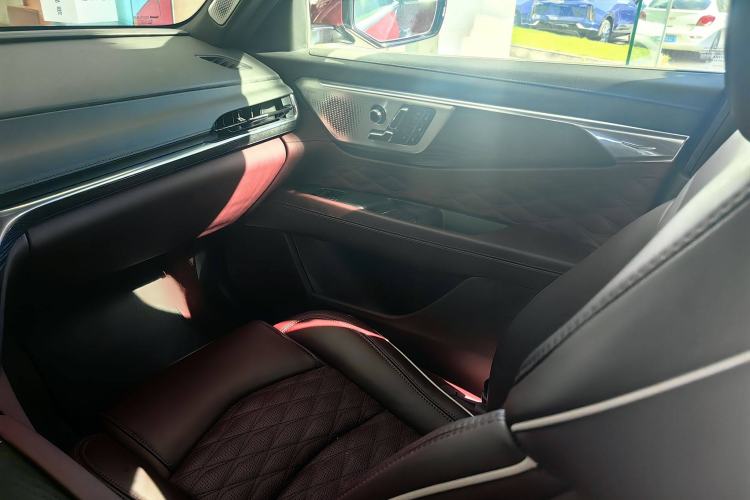 Used Cadillac CT6 2023 28T Platinum Edition