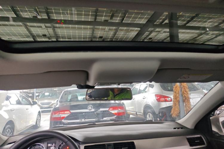 Used Skoda Rapid Spaceback 2016 Revised 1.6L Automatic Chuanxing Version Headliner