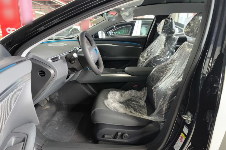 Used XPeng MONA M03 2025 600 with Ultra-Long Range Max Left Front Seat