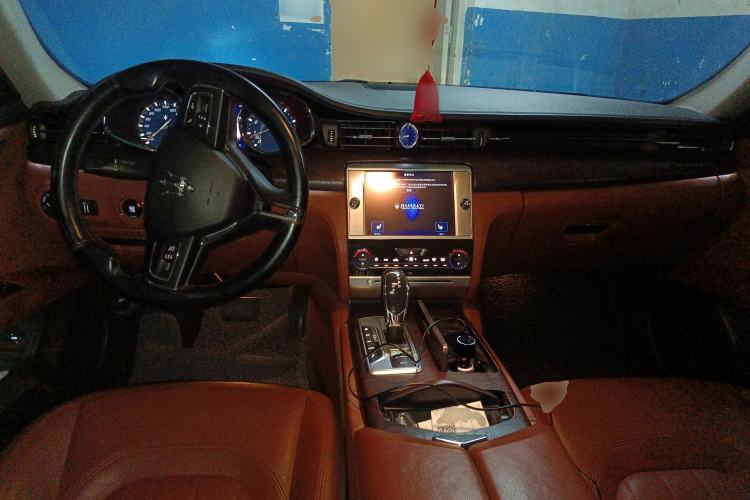 Used Maserati President 2013 3.0T Standard Model Center Console