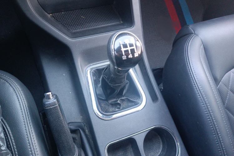 Used FORTHING Lingzhi 2022 Striving Version M5L 1.6L Luxury 7-Seater
