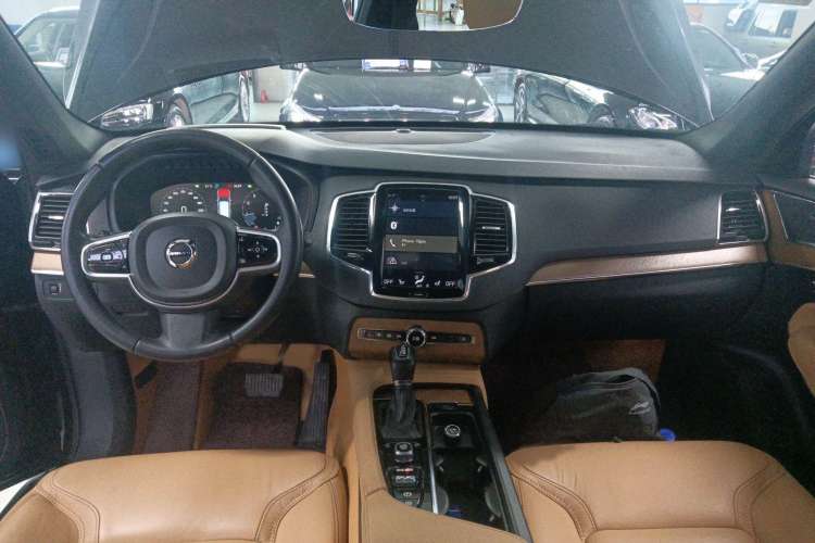 Used Volvo XC90 2018 T6 Zhiya Edition 7-seater Center Console