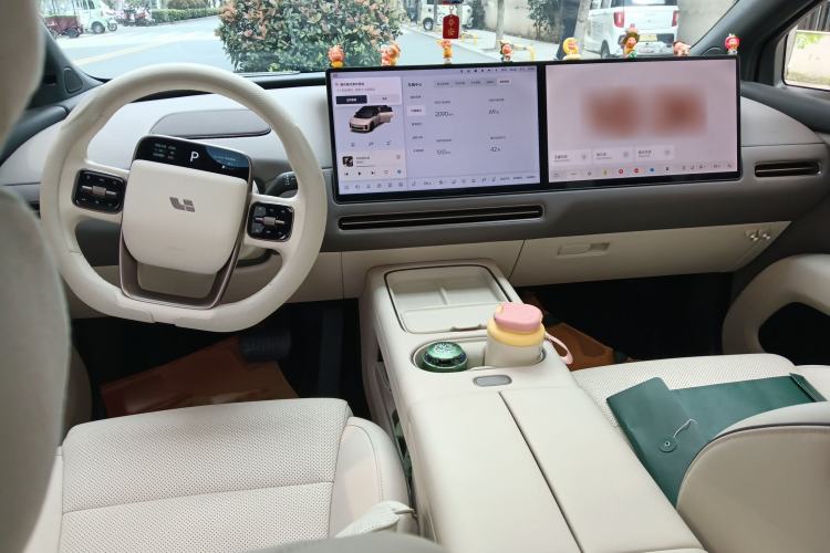 Used Li Auto i6 2025 Model Two-Wheel-Drive Standard Type
