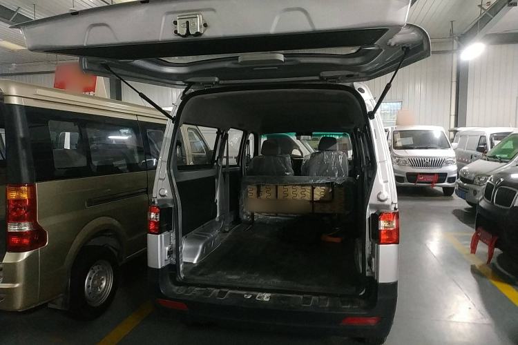 Used Jinbei Hiace X30 2024 1.5L Champion Edition Passenger Vehicle 5/6/7 Seats
