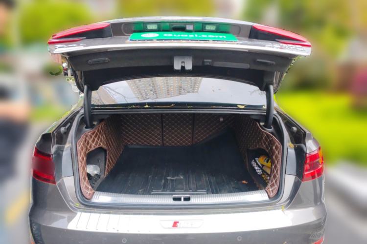 Used Audi A4L 2018 30th Anniversary Edition 40 TFSI Fashion Model
