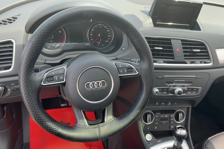 Used Audi Q3 2017 30 TFSI Fashion Model Steering Wheel